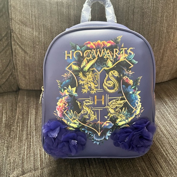 Hogwarts Mini Backpack - Picture 3 of 6